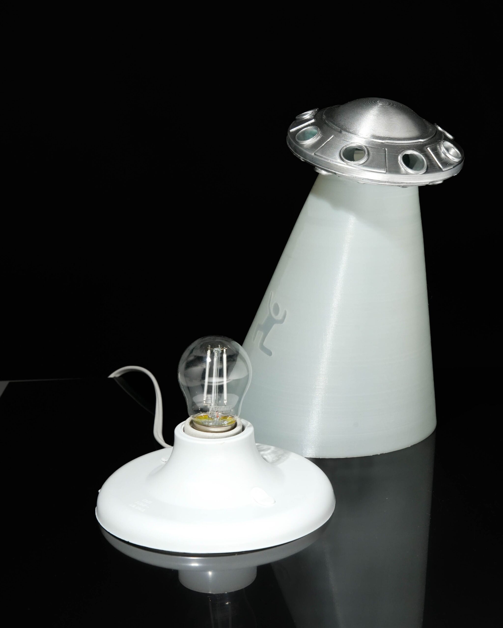 Abduction UFO Lamp - Image 5
