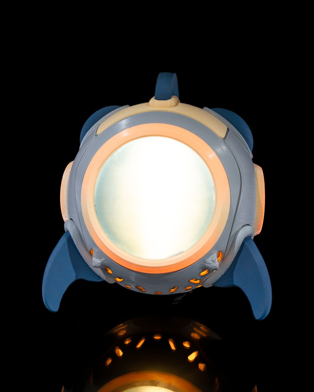 Tiny Spacecraft Lamp - Image 2