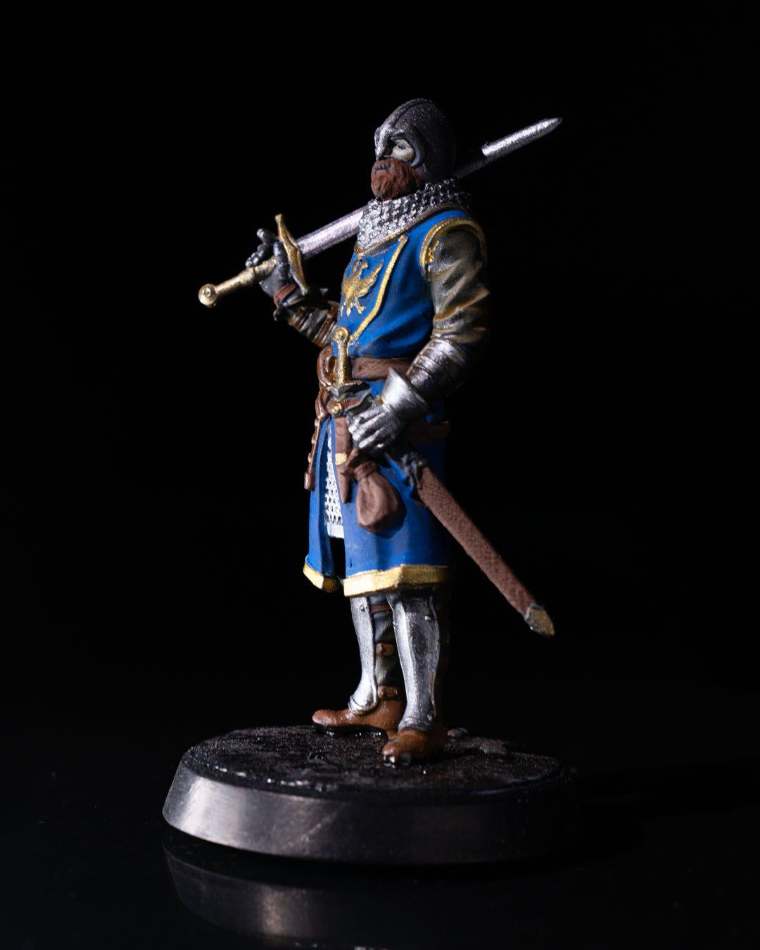 Town Guard - Human Male w/ Swords - Image 3