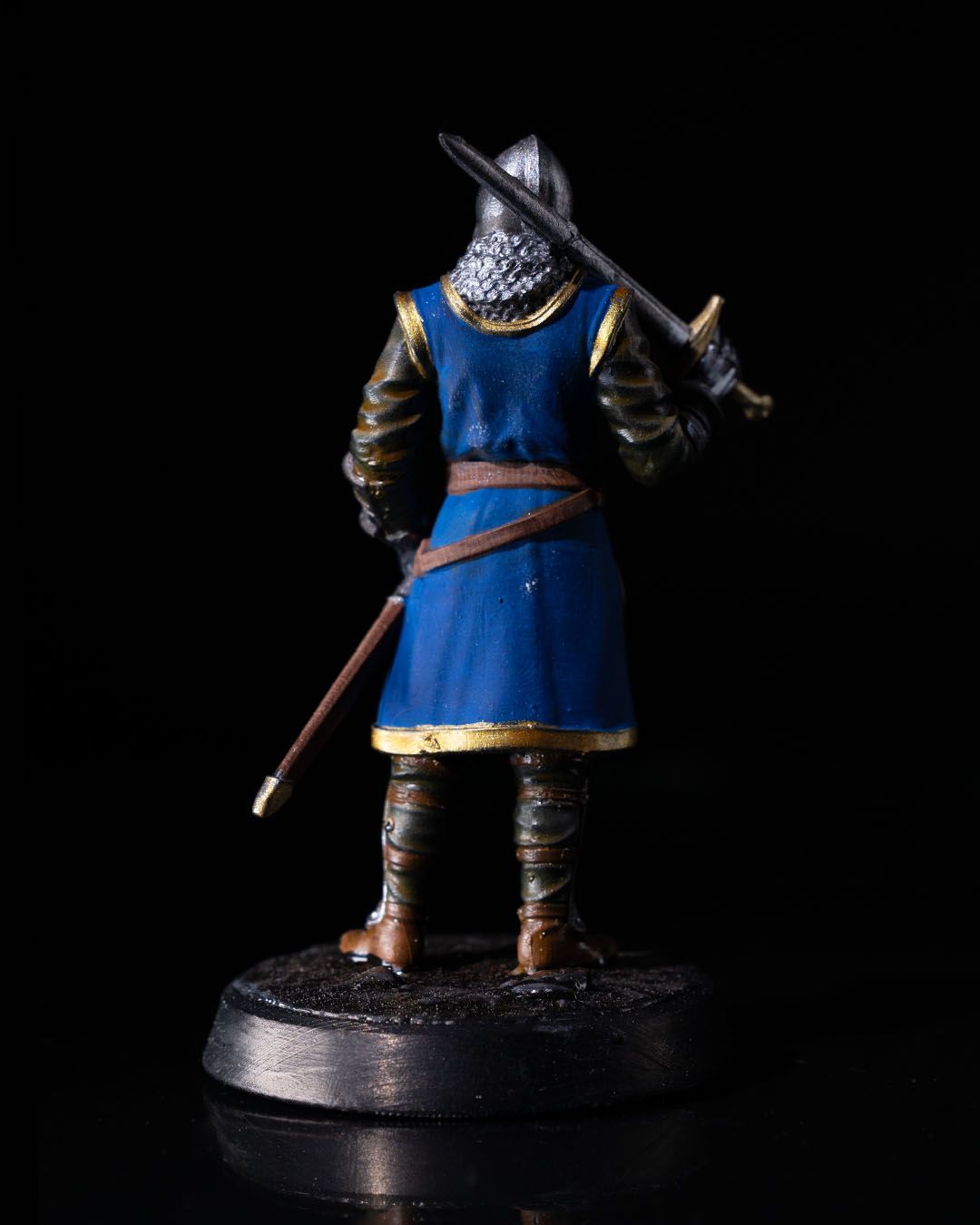 Town Guard - Human Male w/ Swords - Image 6