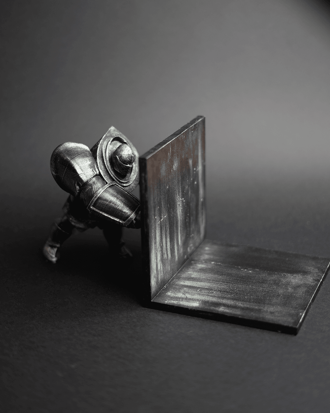 Knights Bookend - Image 2