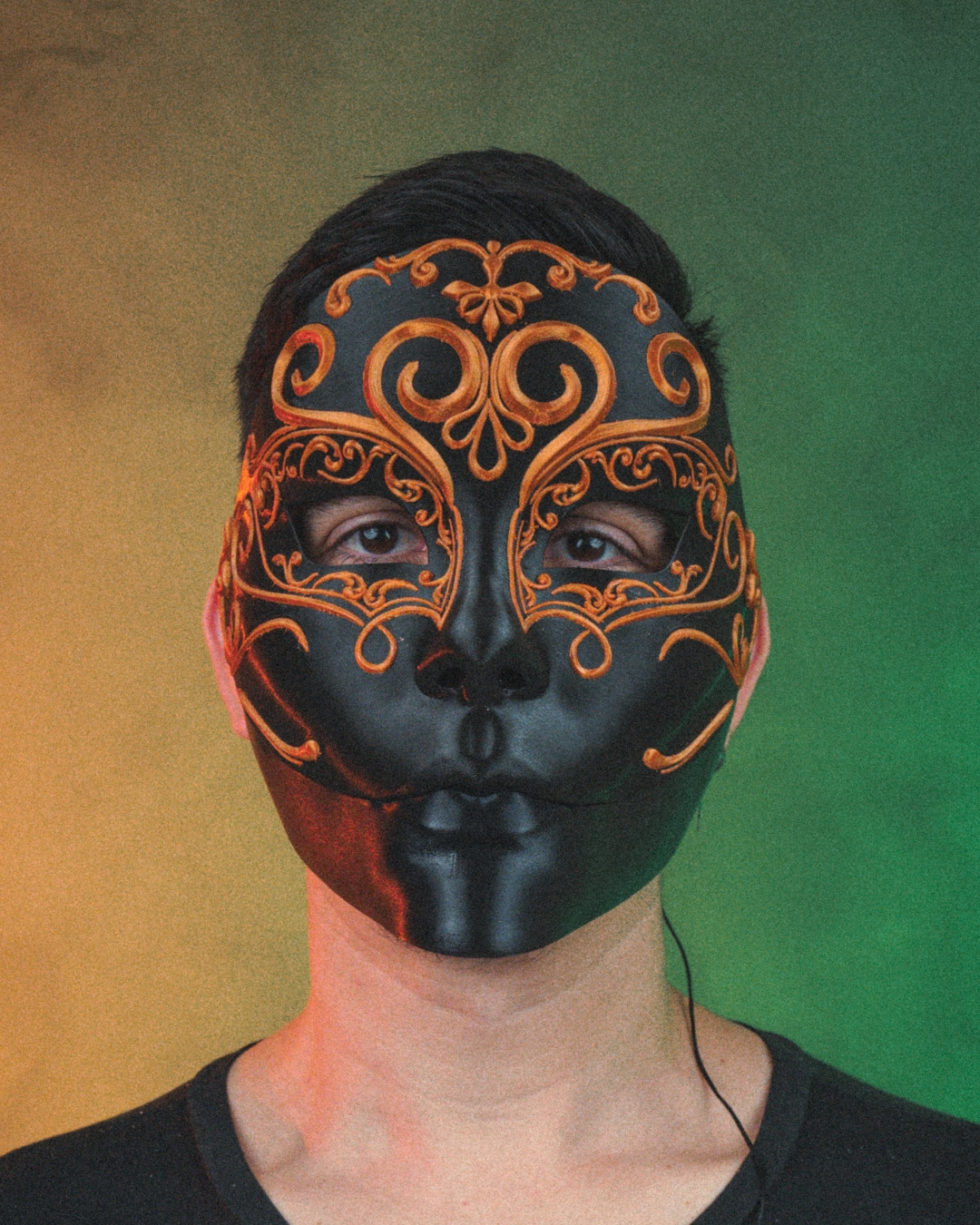 Opulent Masquerade Halloween Mask - Image 5