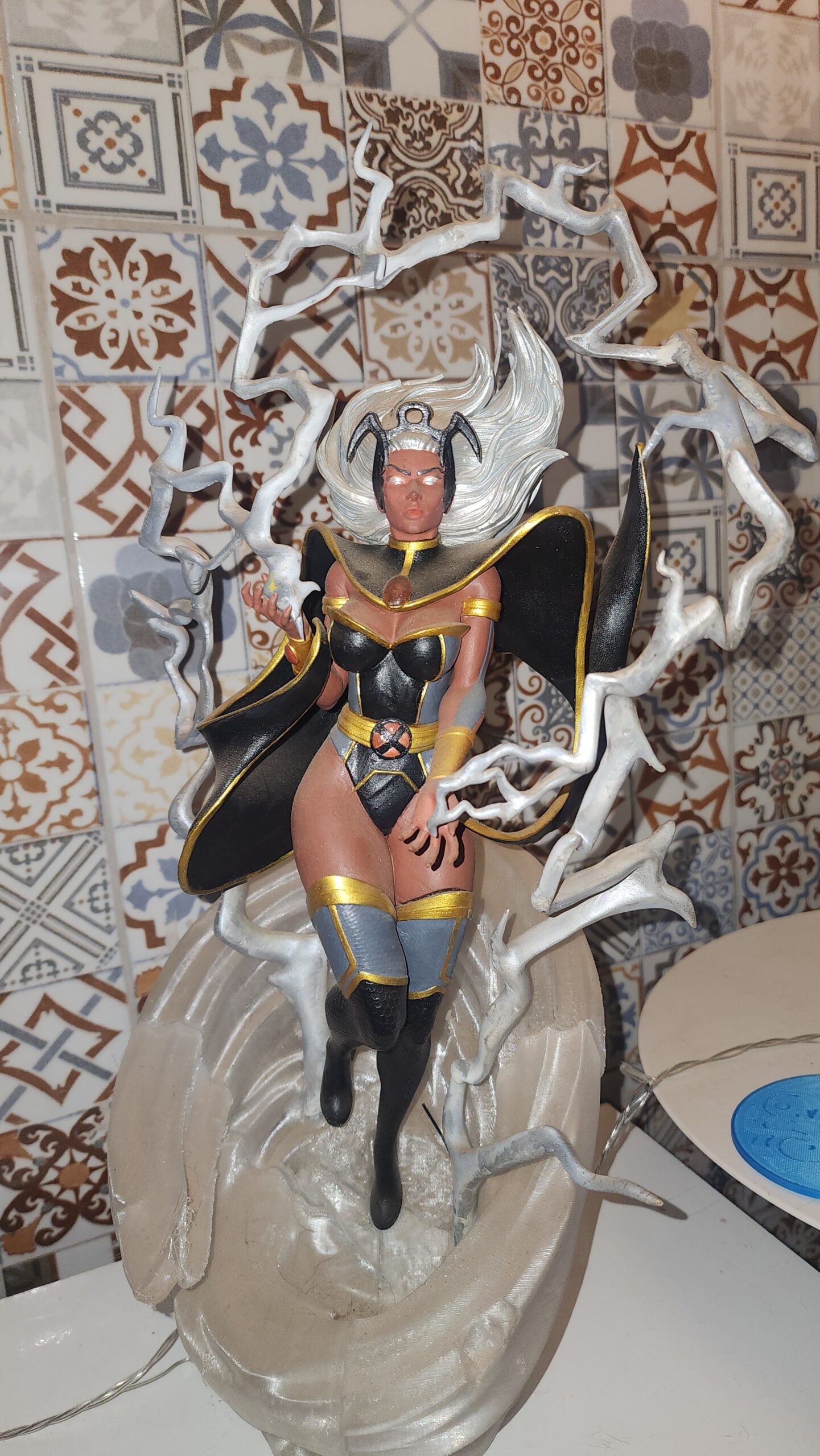 🌩️ Tempestade dos X-Men: Miniatura de Luxo em Resina - Detalhes Incríveis e Acabamento Impecável! 🌩️ - Image 3