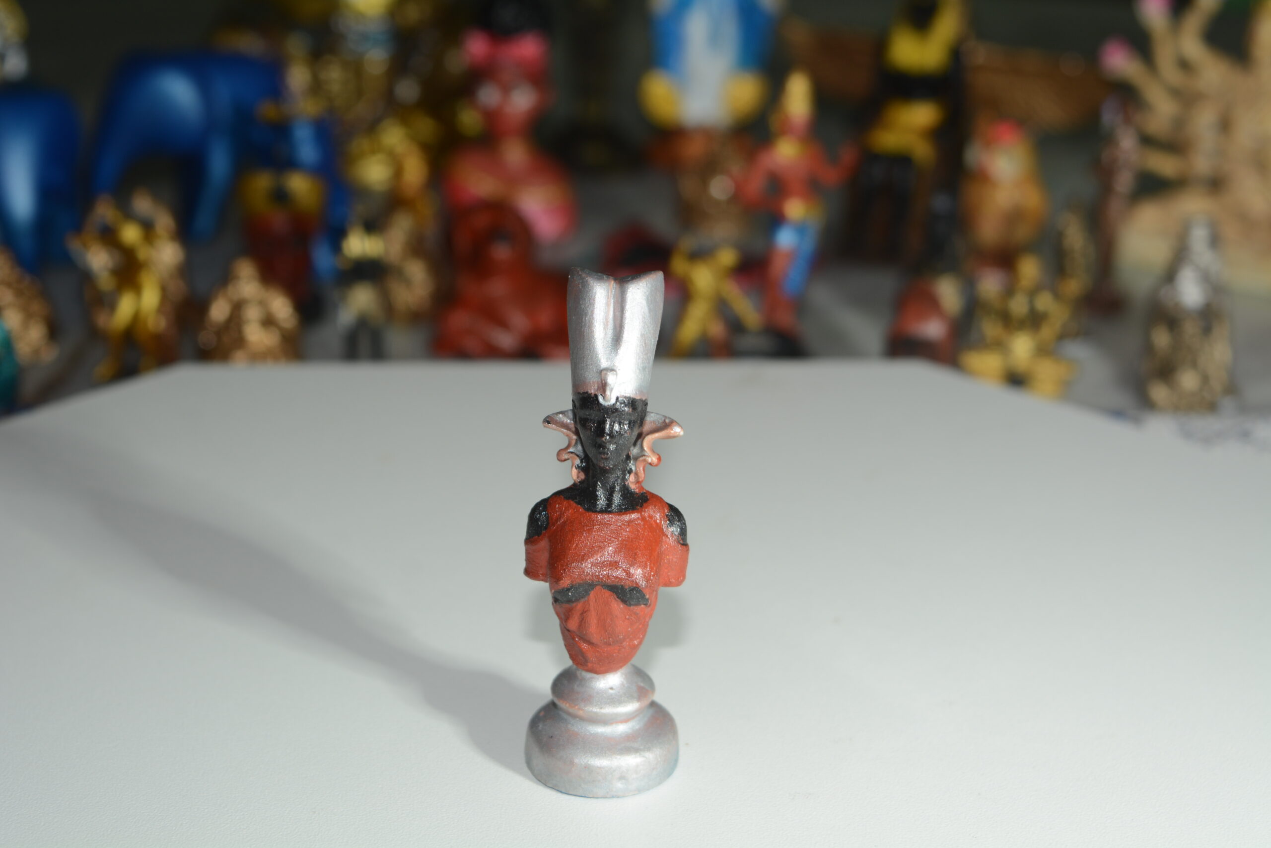 Miniatura de Peça de Xadrez - Rainha Cleópatra: Majestade e História no Seu Tabuleiro! 🌟✨