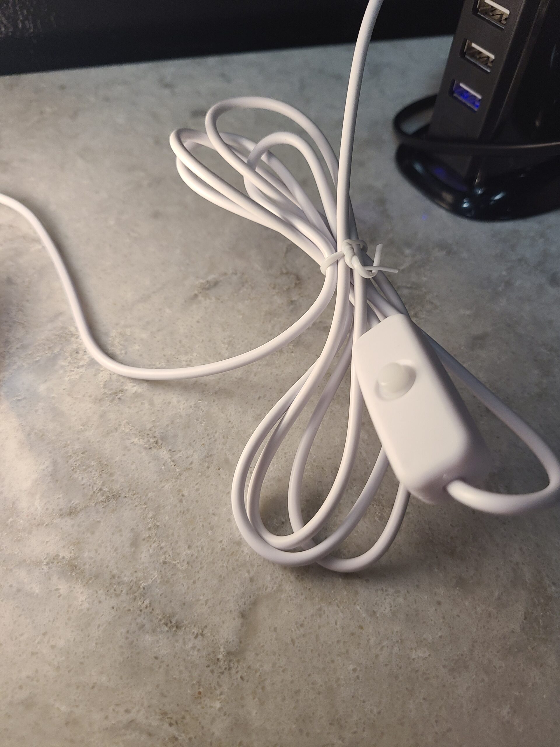 Round Twisting Spiral LED Lamp - Image 4